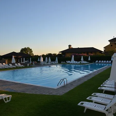 Golf Castelconturbia 4*