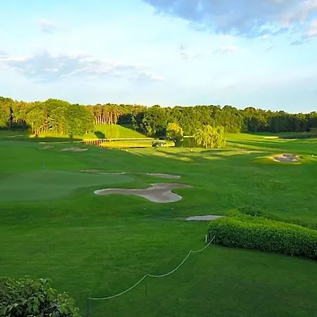 Golf Castelconturbia فندق 4*